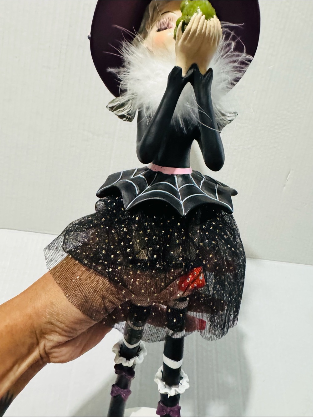 Witch kissing frog BNWT - Picture 3 of 9